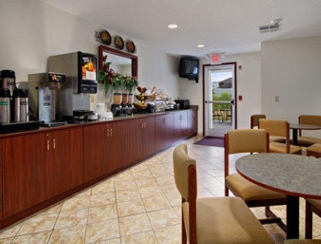 Microtel Inn And Suites Gassaway Restaurant billede